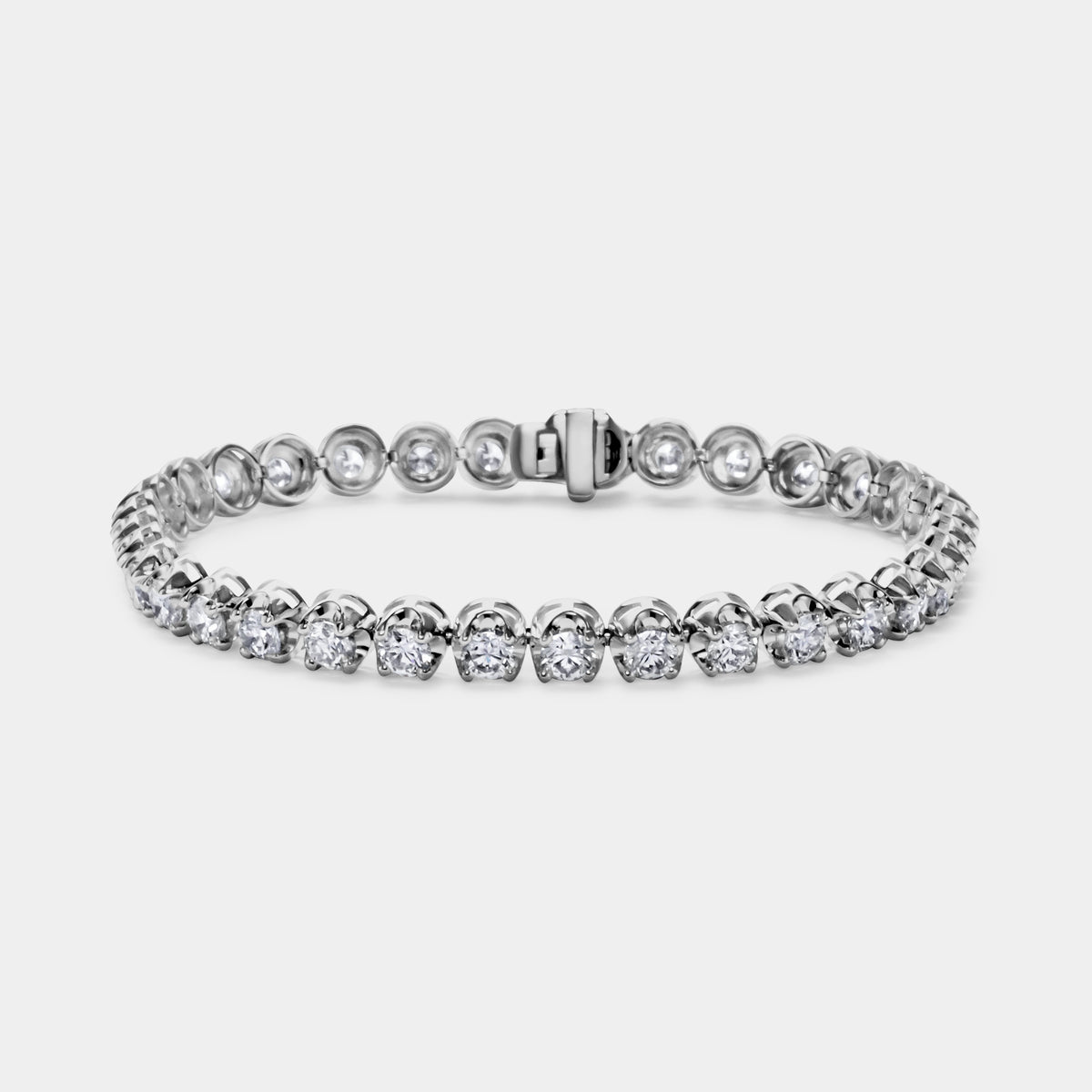 14K White Gold Crown Tennis Bracelet (9 CTW.. — 5.00