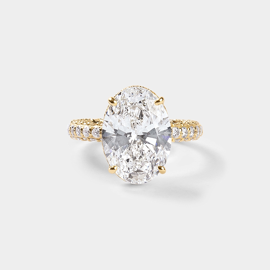 picture OVAL CUT ENGAGEMENT RING WITH diamond pavé